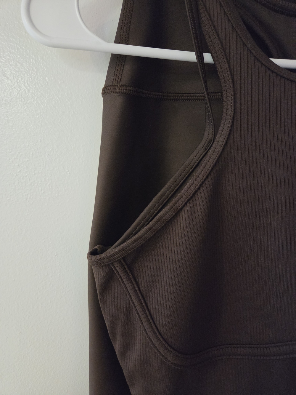 Alo Brown Activewear Set With Crisscross Back - Picture 2 of 12